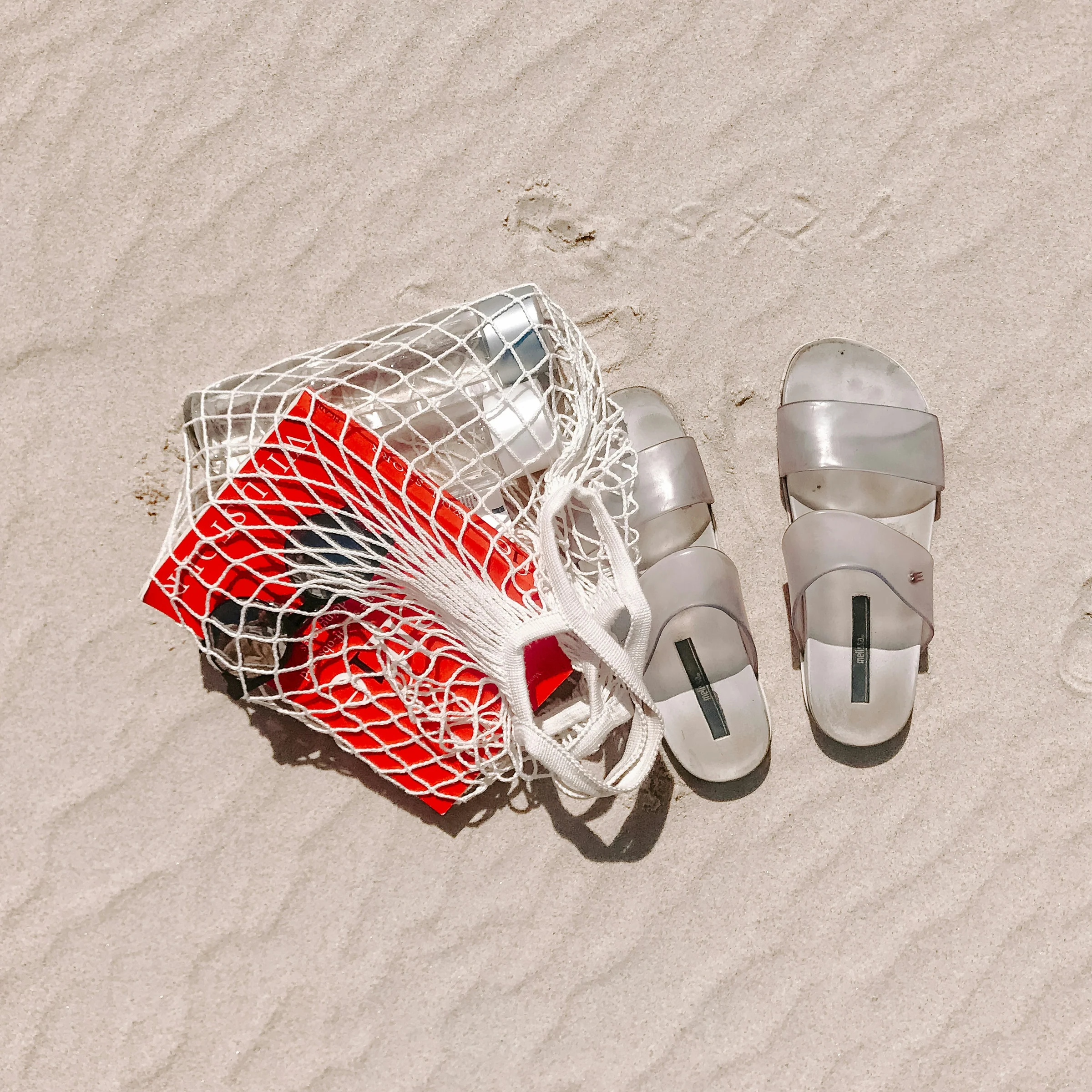 Beach Day Must-Haves: Essentials for Sun-Safe, Effortless Fun